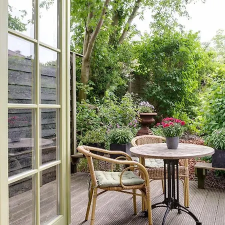 'onder De Boompjes' Oostwoud