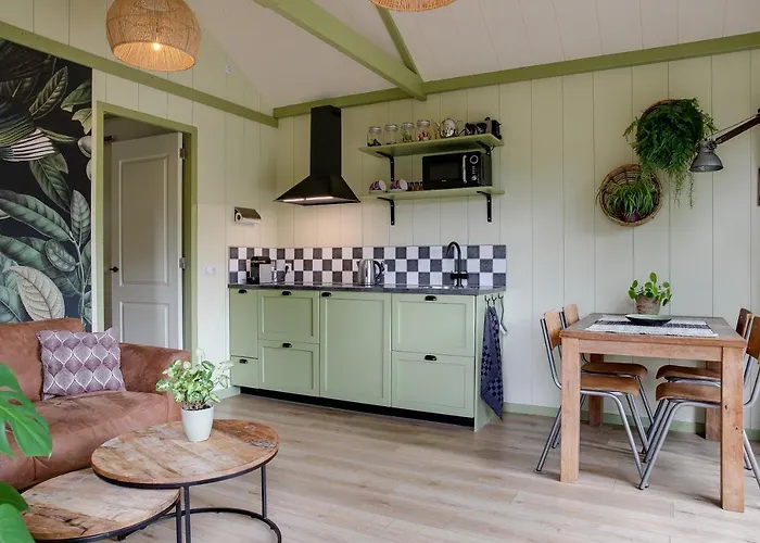 Chalet 'onder De Boompjes' Oostwoud