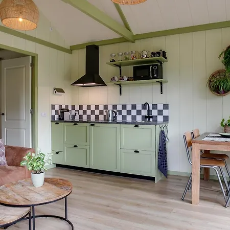 Chalet 'onder De Boompjes' Oostwoud